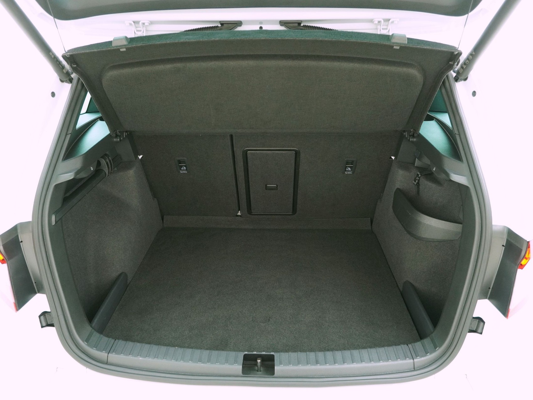 SKODA Karoq 2.0 TDI DSG Sport Line 4x4-image-11