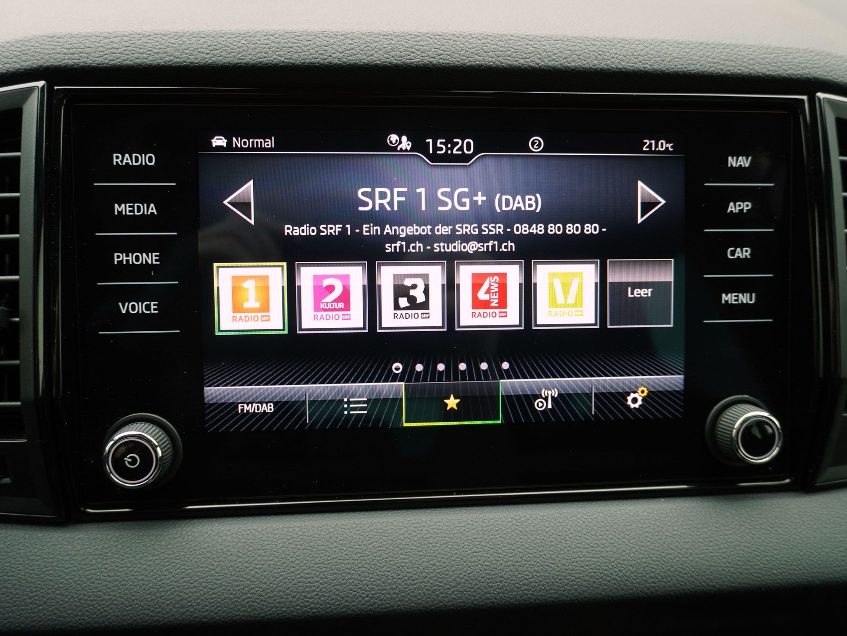 SKODA Karoq 2.0 TDI DSG Sport Line 4x4-image-17