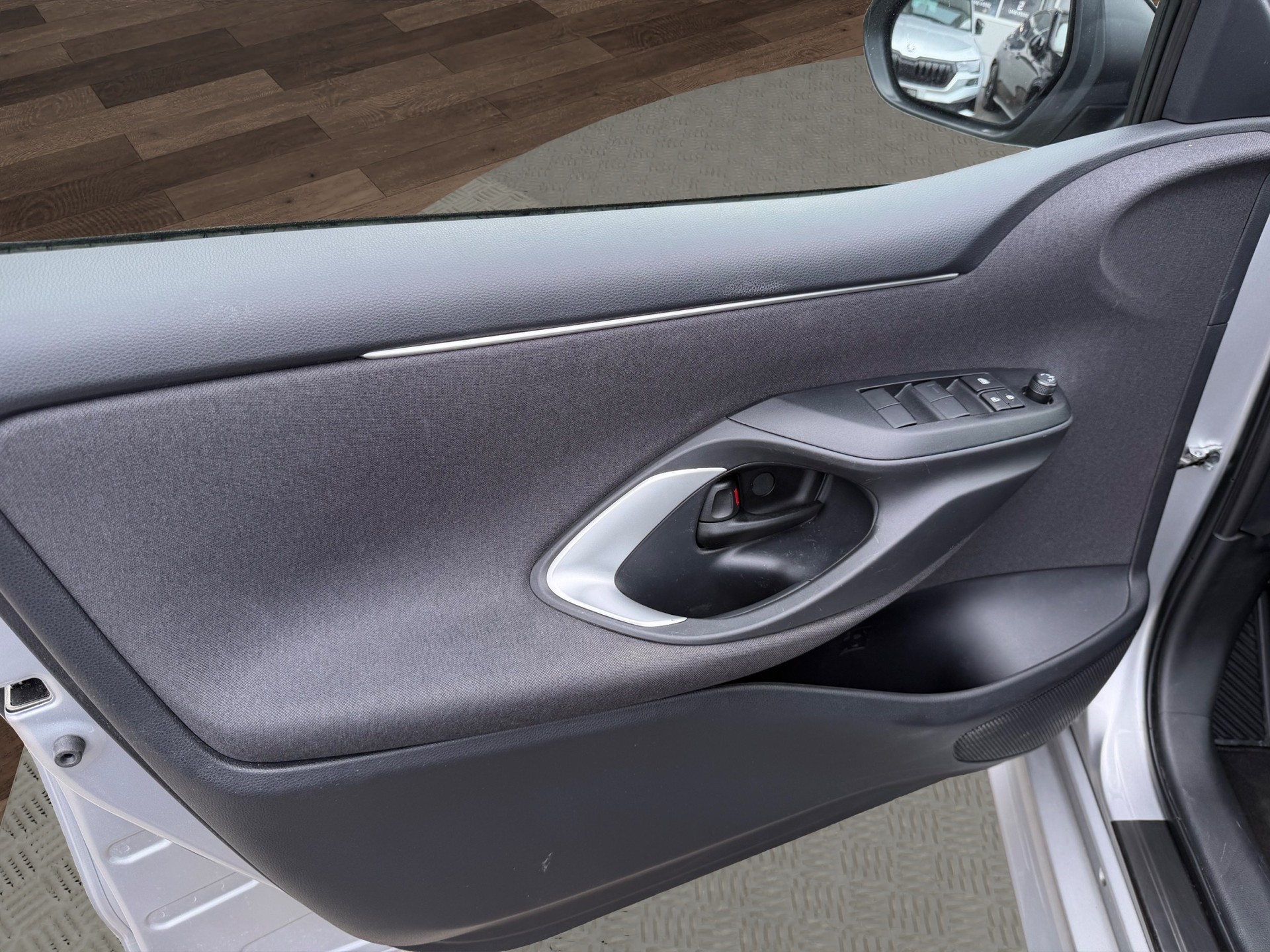 MAZDA 2 Hybrid Centre-line-image-10