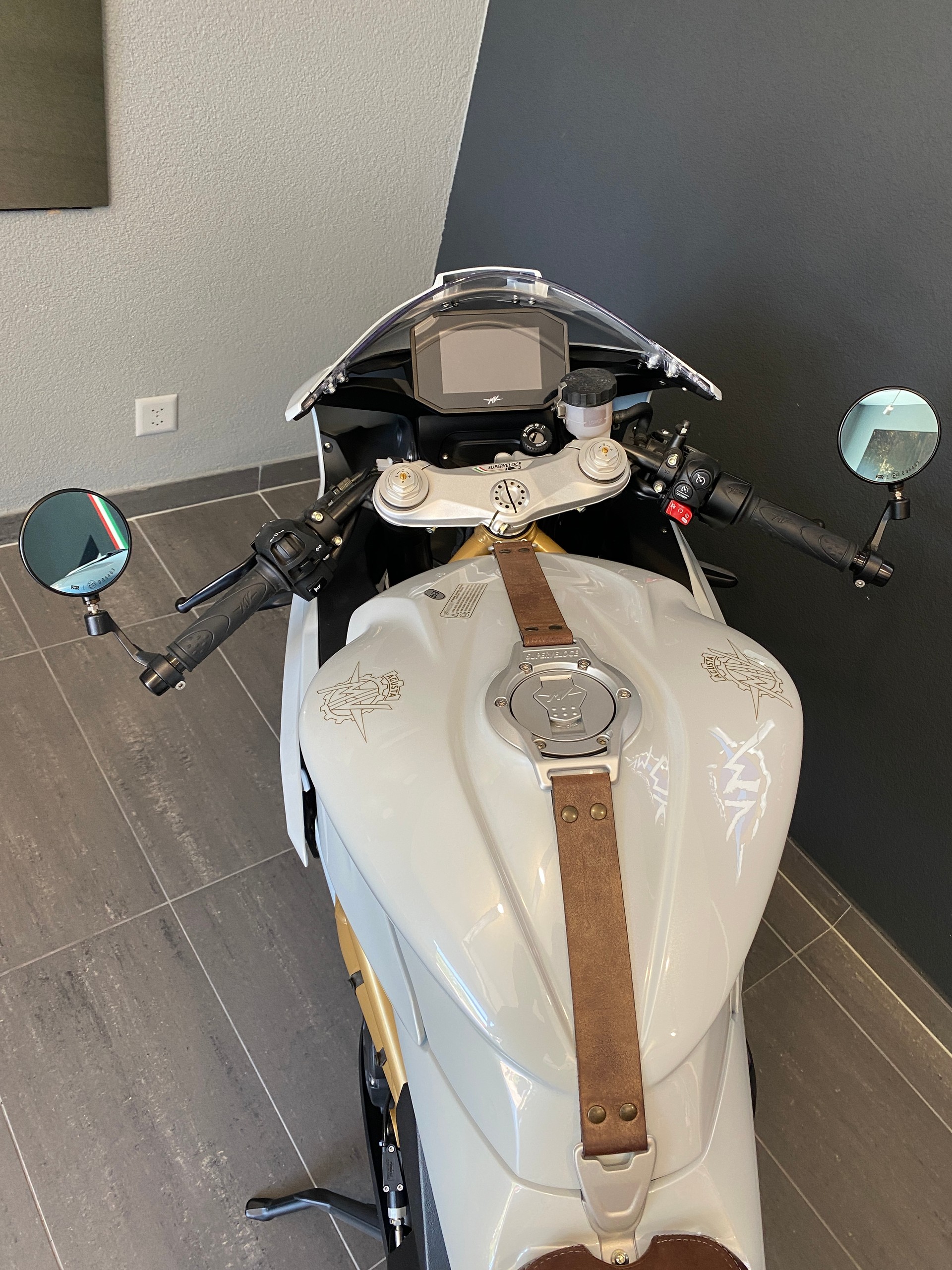 MV AGUSTA Superveloce S 800-image-12