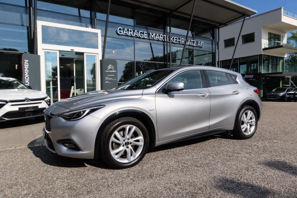 INFINITI Q30 2.2d Premium Tech AWD-image-1