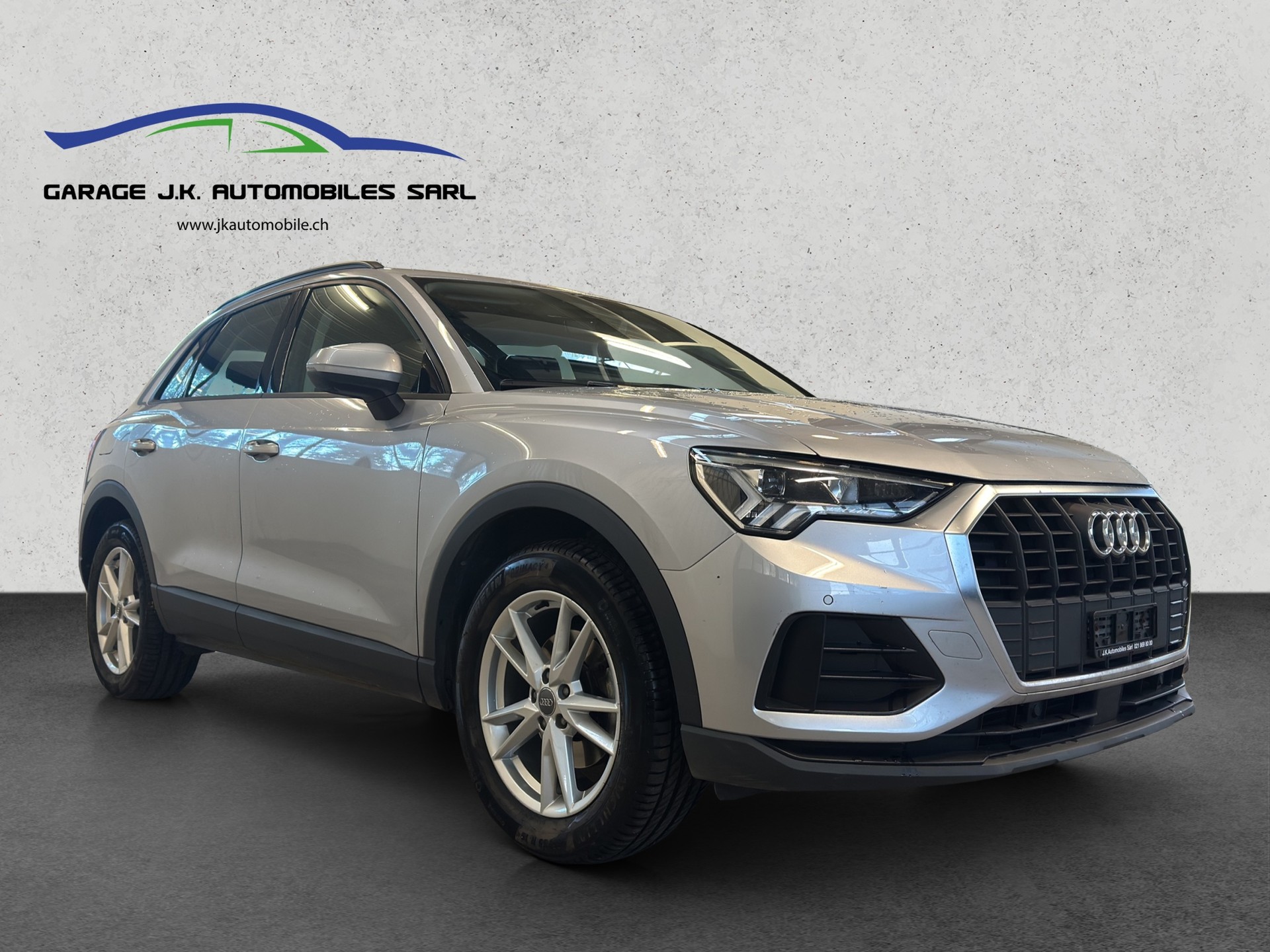 AUDI Q3 35 TFSI Attraction S-tronic-image-1