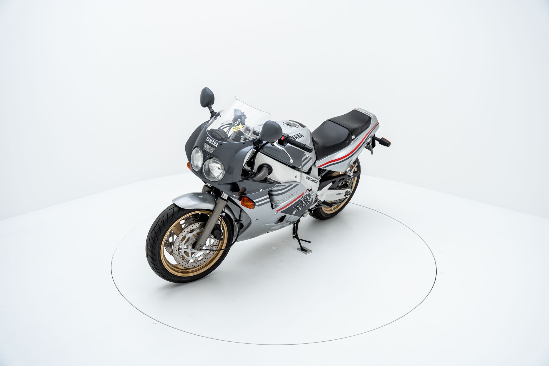 YAMAHA FZR 1000 Ex up-showroom-element-2