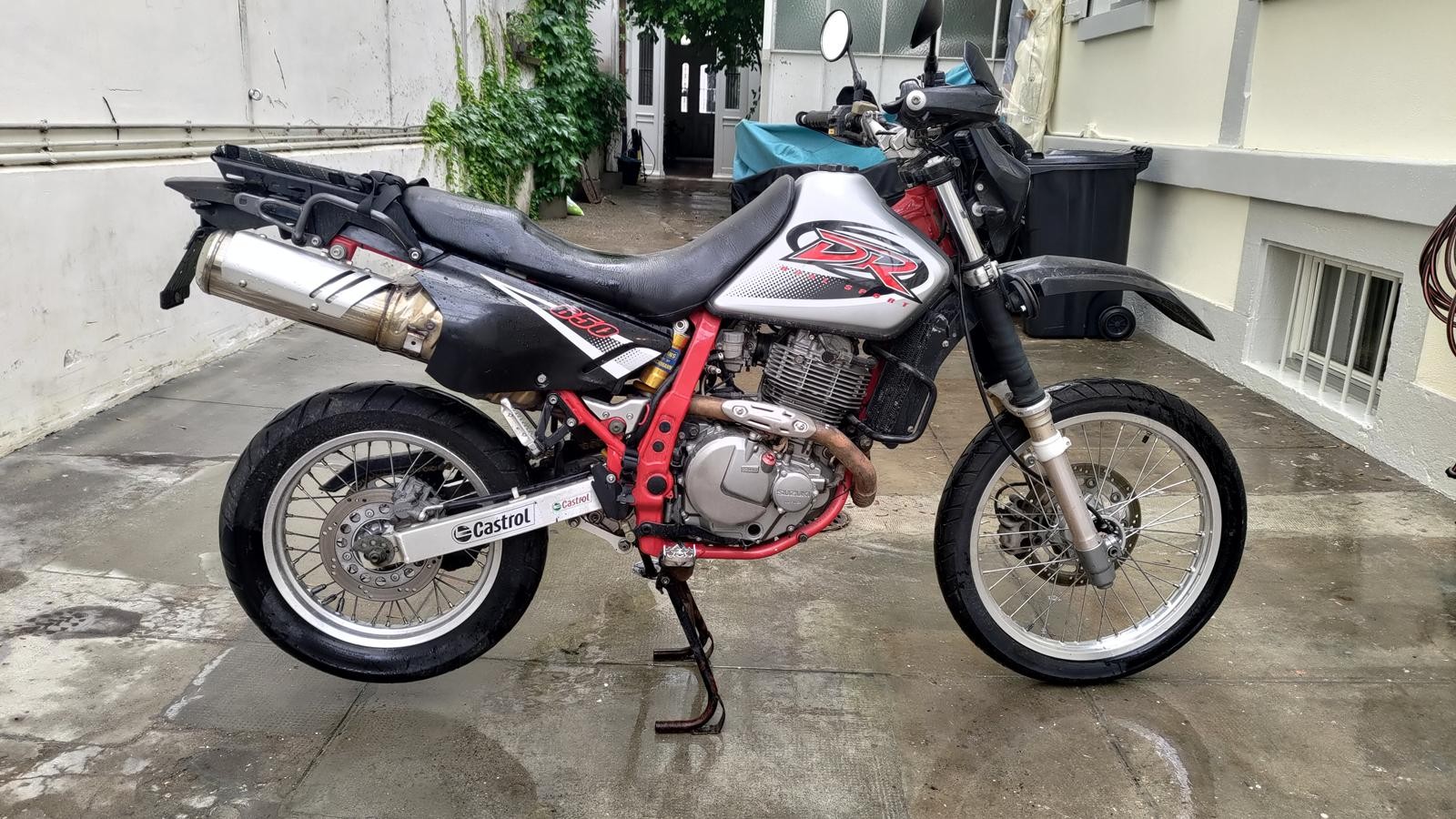 SUZUKI DR 650 SE-image-12