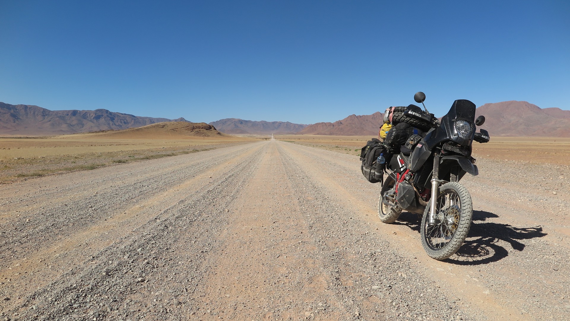 SUZUKI DR 650 SE-image-1