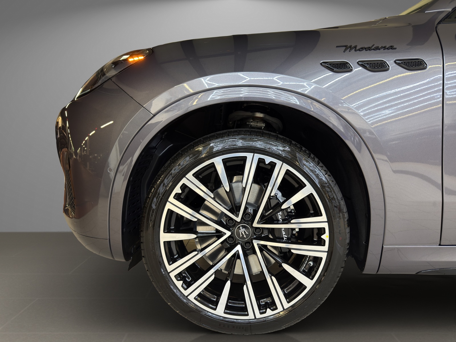 MASERATI Grecale 2.0 MHEV Modena Hybrid Automatica-image-12