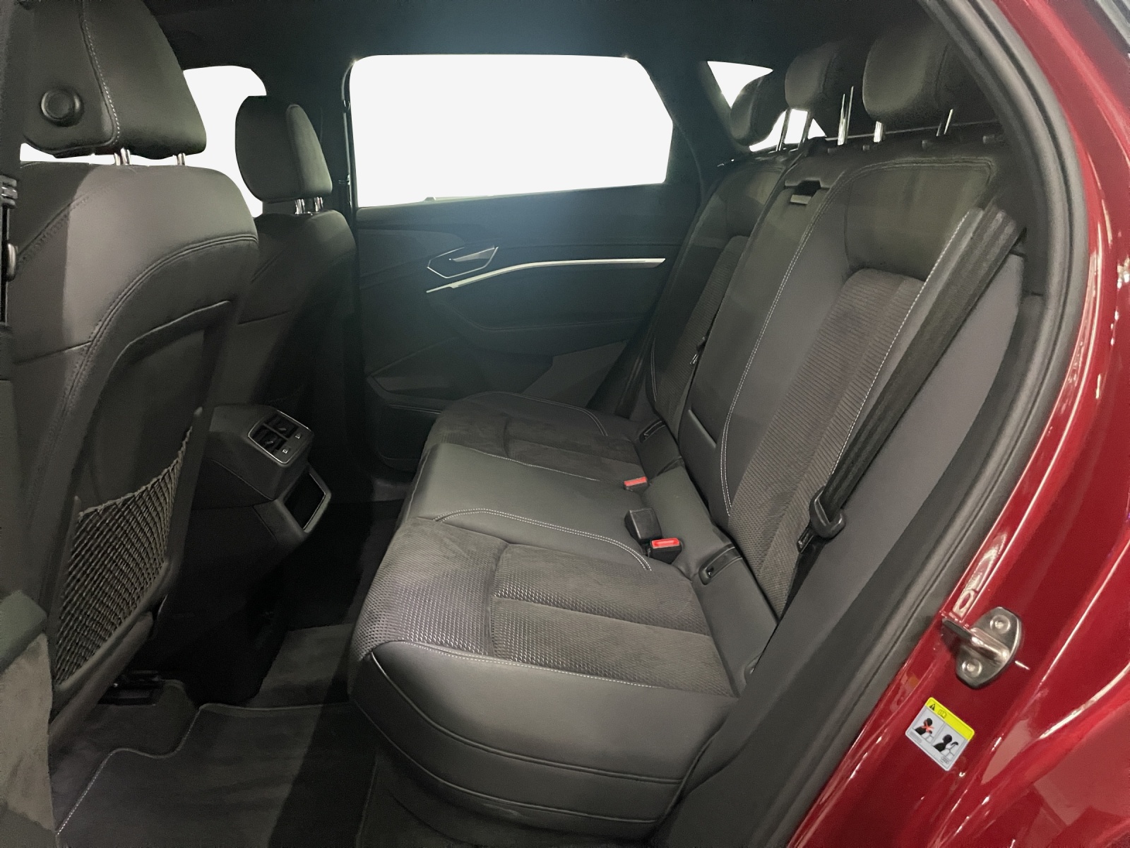 AUDI e-tron 55 S Line quattro-image-11