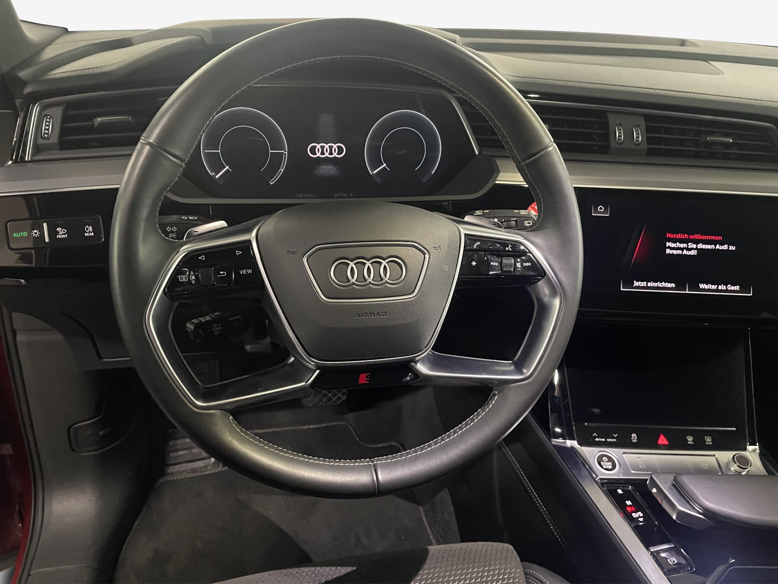 AUDI e-tron 55 S Line quattro-image-9
