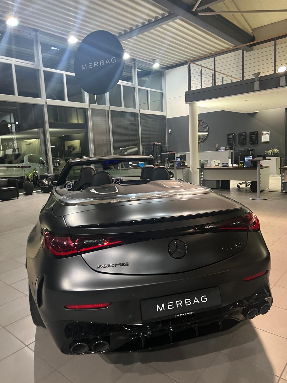 MERCEDES-BENZ CLE AMG 53 Cabrio 4Matic+ 9G-Tronic-image-2