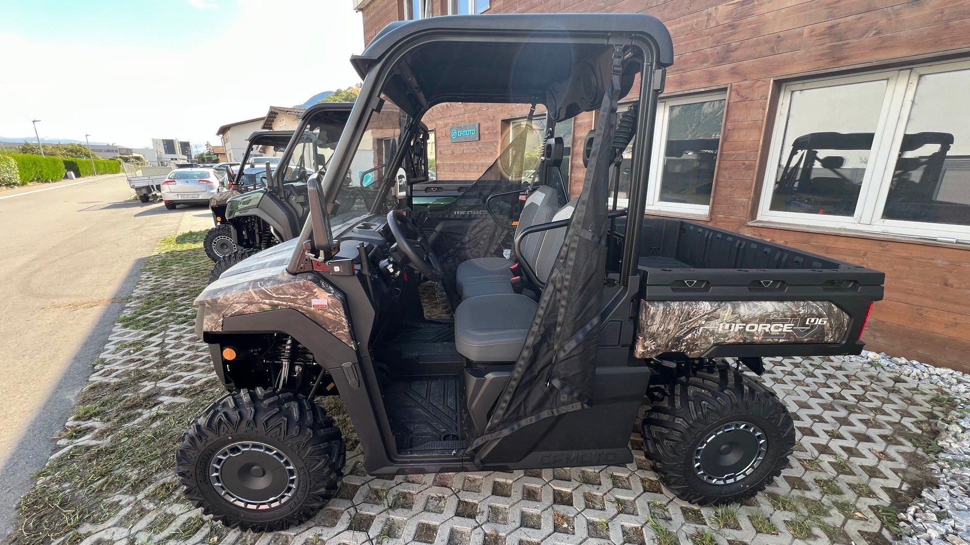 CF MOTO Uforce U6 EV-image-3