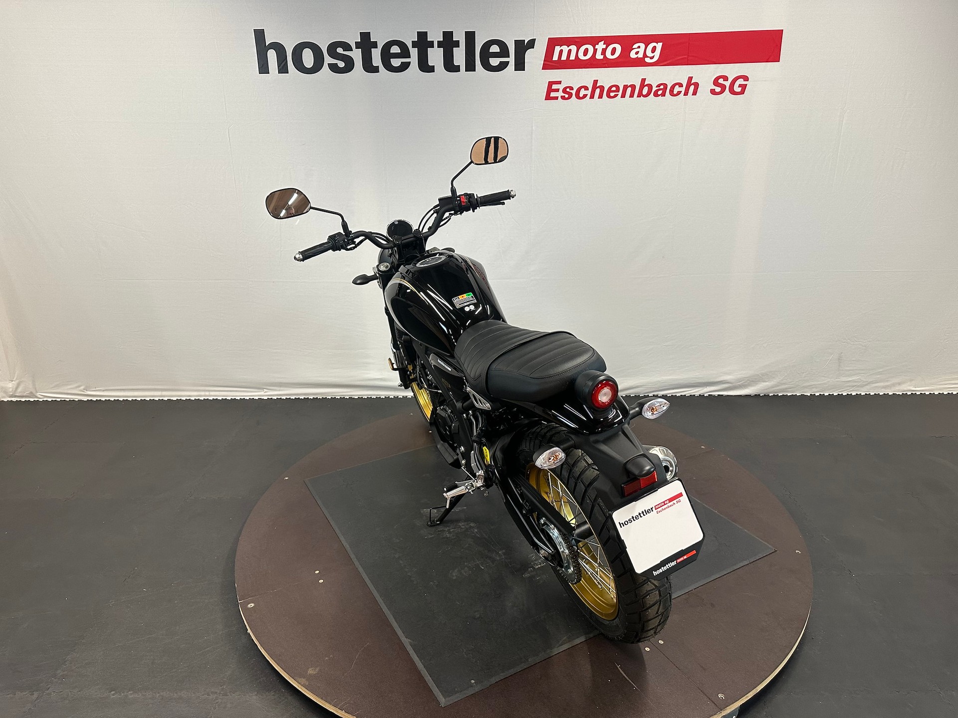 YAMAHA XSR 125 Legacy Akrapovic Edition-image-4
