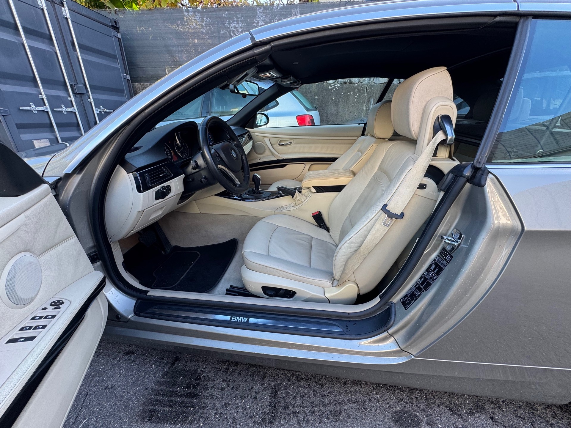 BMW 325i Cabriolet Steptronic-image-27
