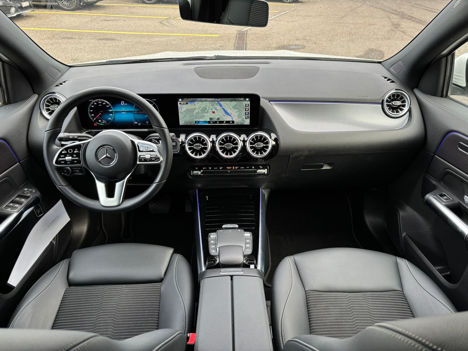 MERCEDES-BENZ EQA 300 4Matic Progressive-image-7