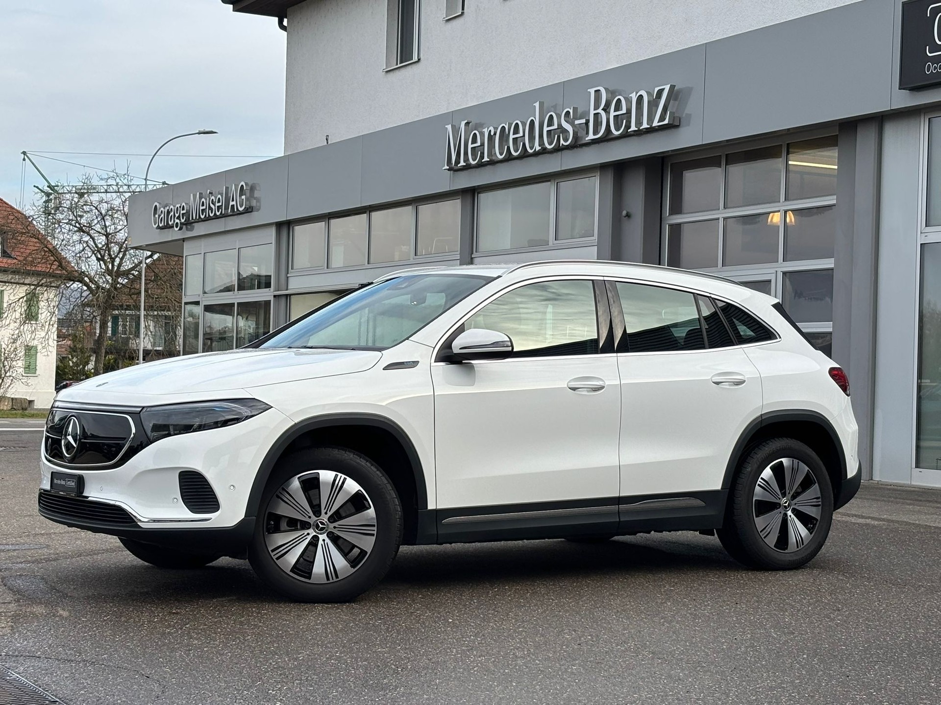 MERCEDES-BENZ EQA 300 4Matic Progressive