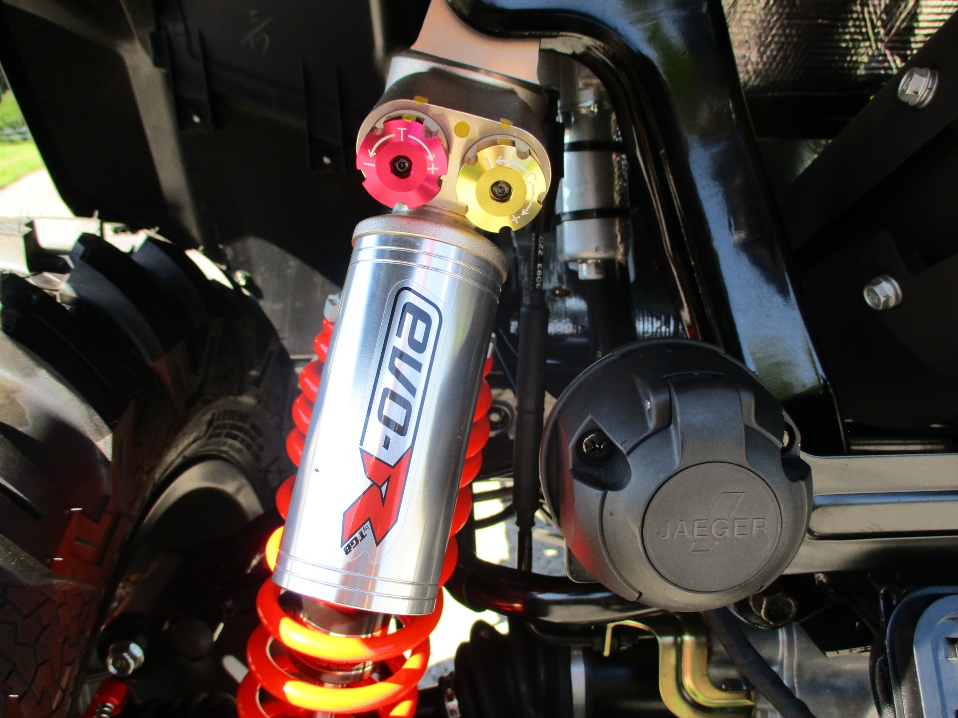 TGB Blade 1000 EFI LT Touring 4x4-image-10