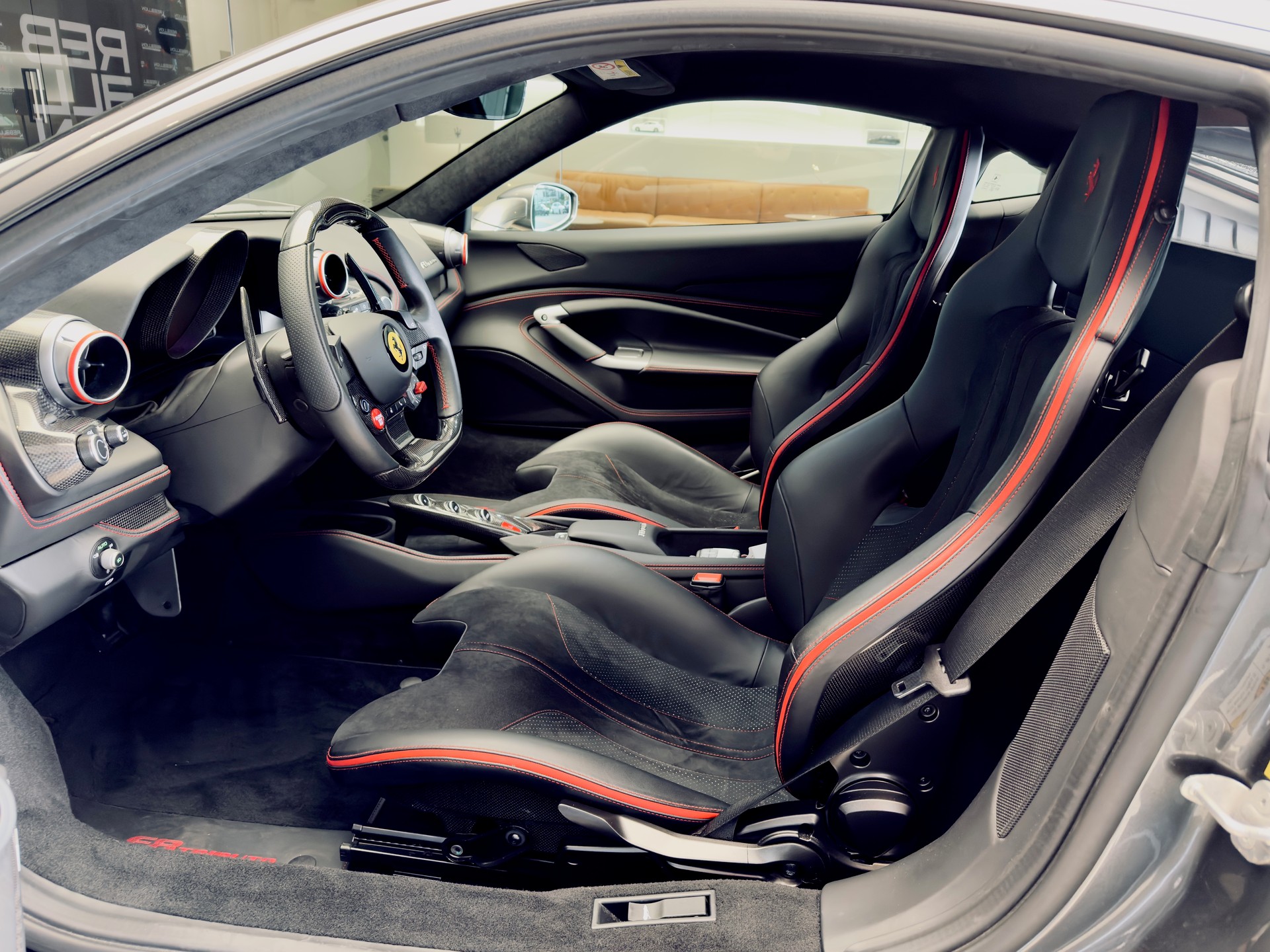 FERRARI F8 Tributo-image-15