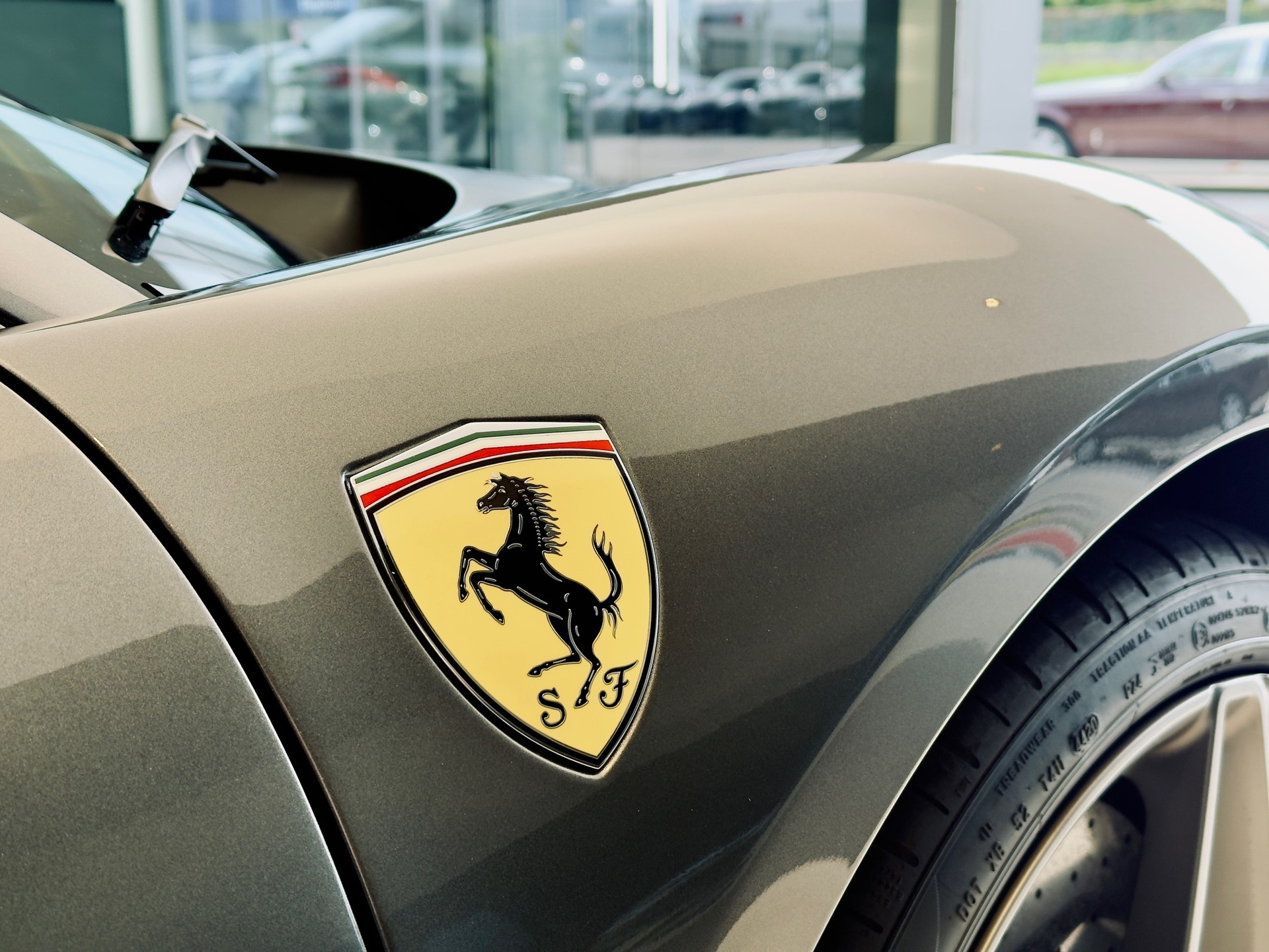 FERRARI F8 Tributo-image-5
