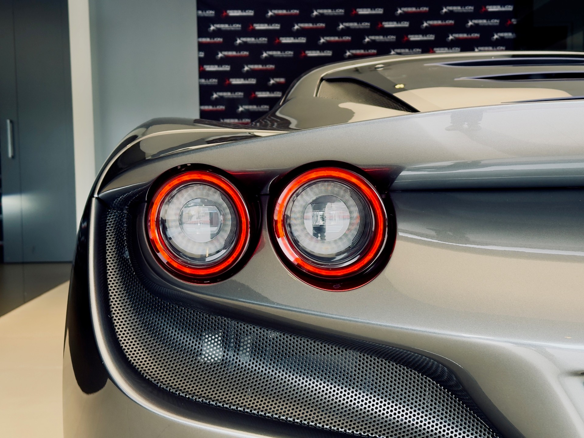 FERRARI F8 Tributo-image-10