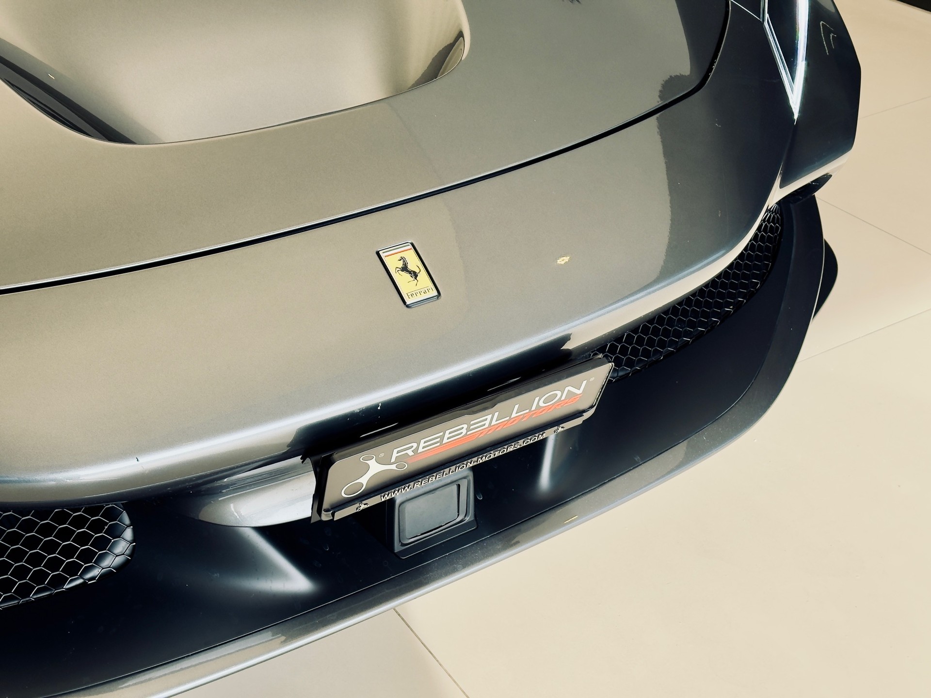 FERRARI F8 Tributo-image-4