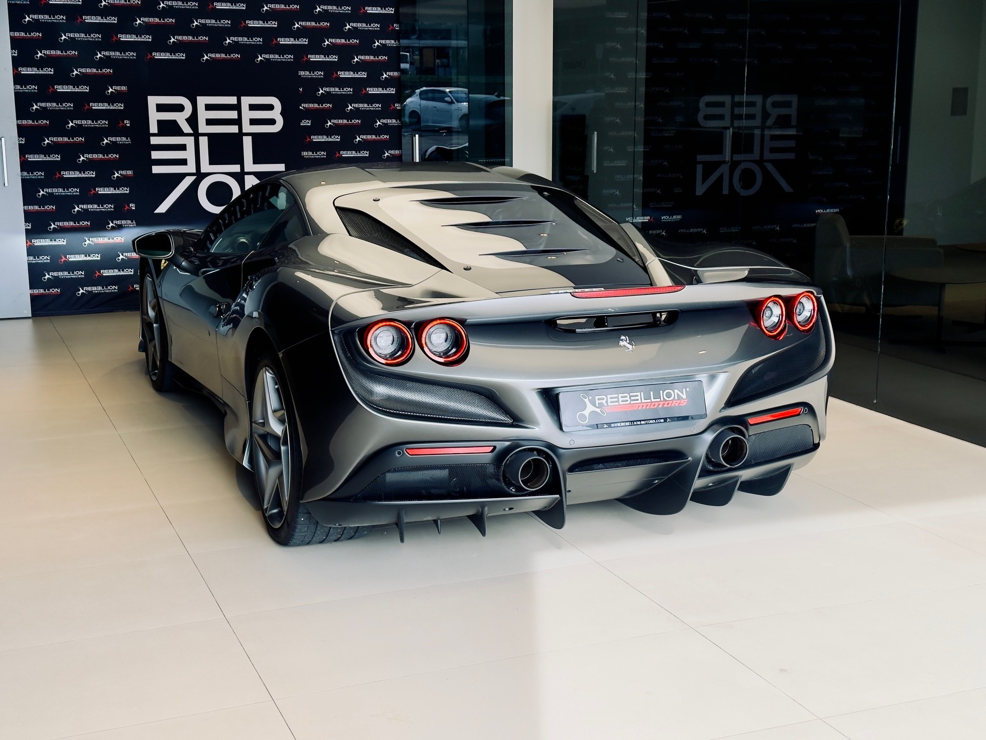 FERRARI F8 Tributo-image-9