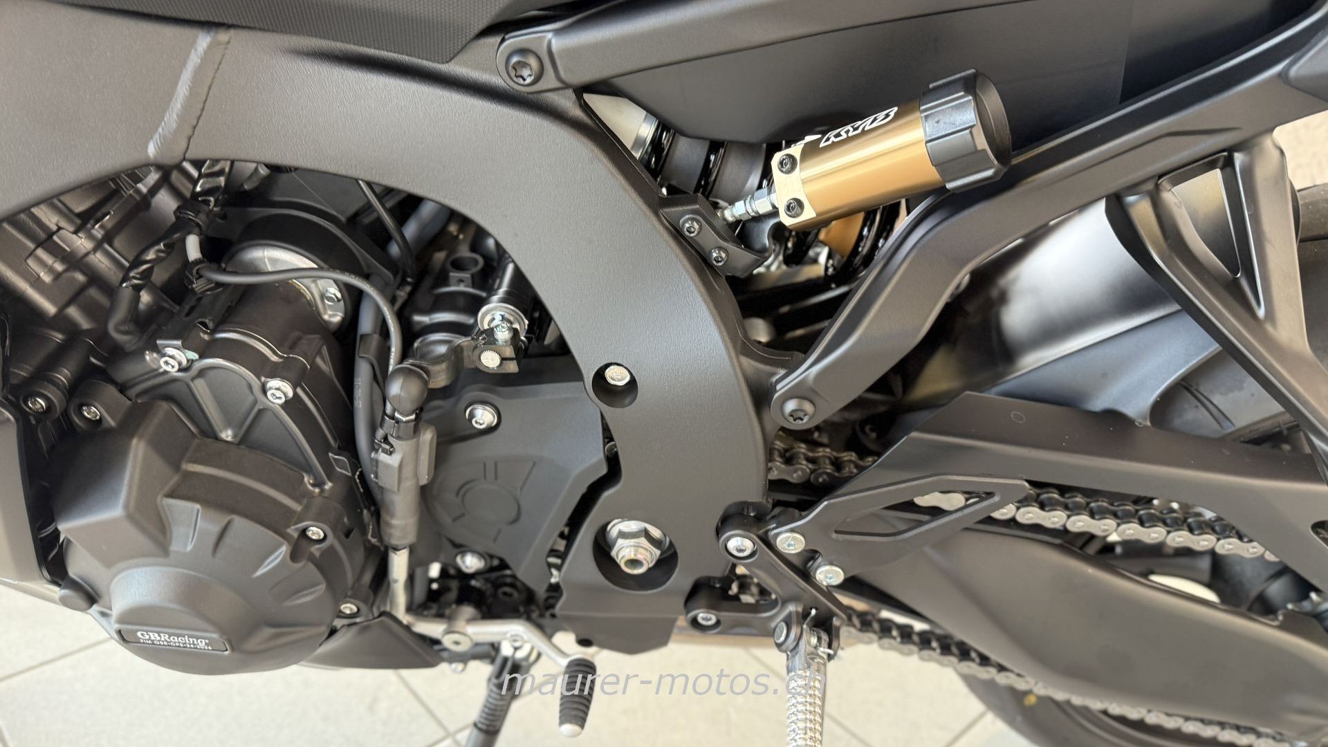 YAMAHA YZF R9-image-8