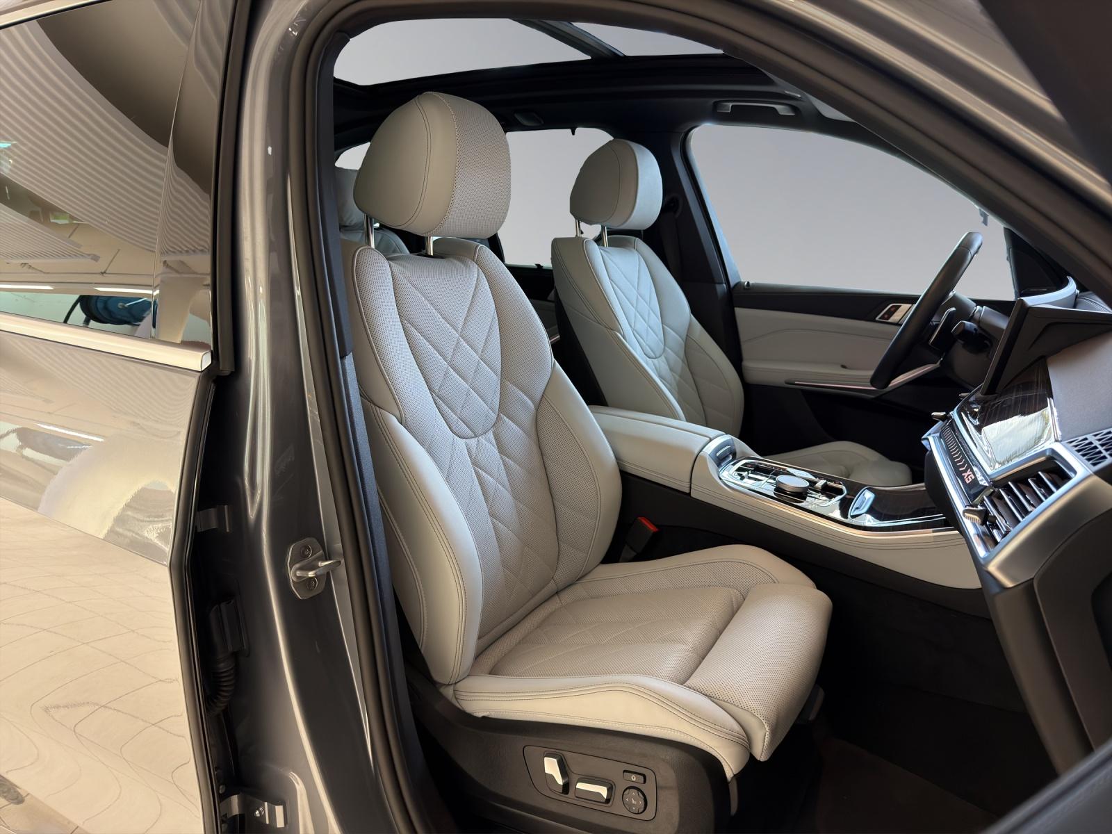 BMW X5 30d xDrive M-SportPaket 7 Plätze-image-19