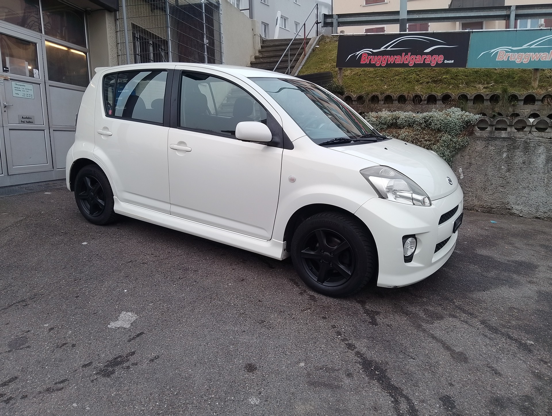 DAIHATSU Sirion 1.3 S eco-4WD-image-5