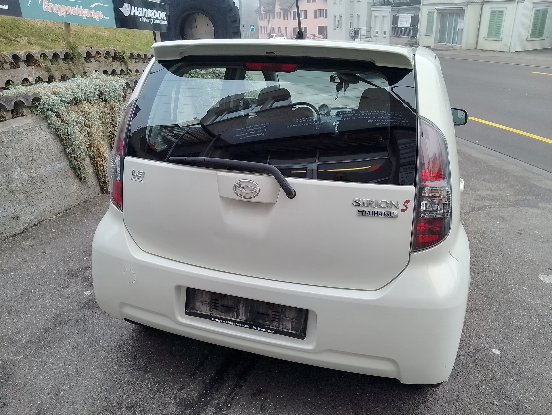 DAIHATSU Sirion 1.3 S eco-4WD-image-9