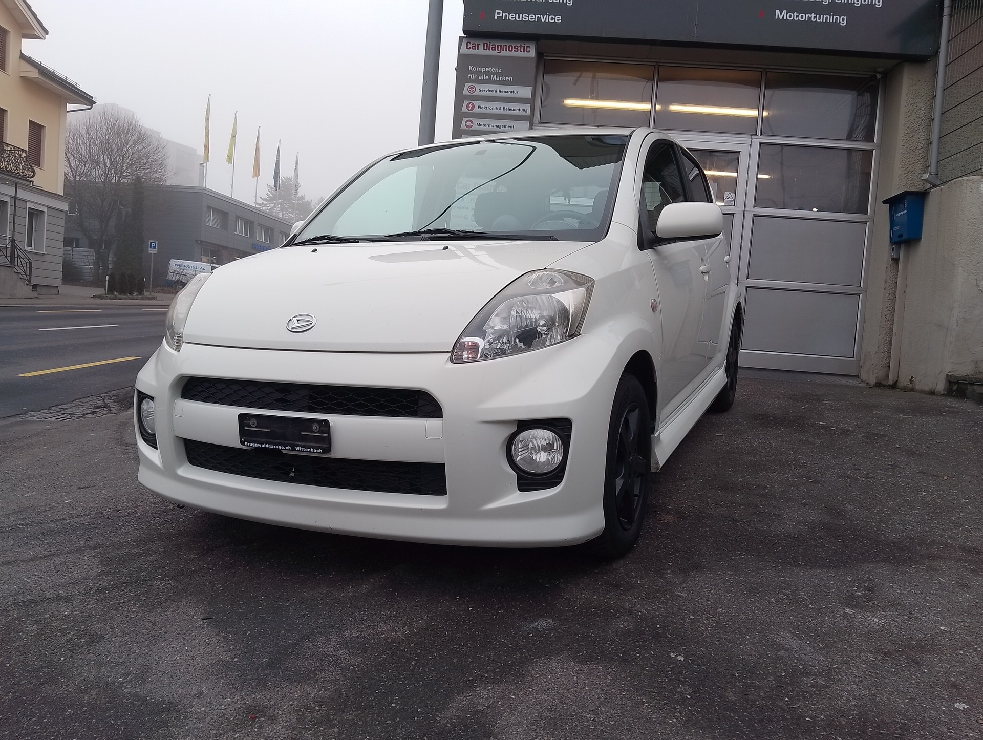 DAIHATSU Sirion 1.3 S eco-4WD-image-2