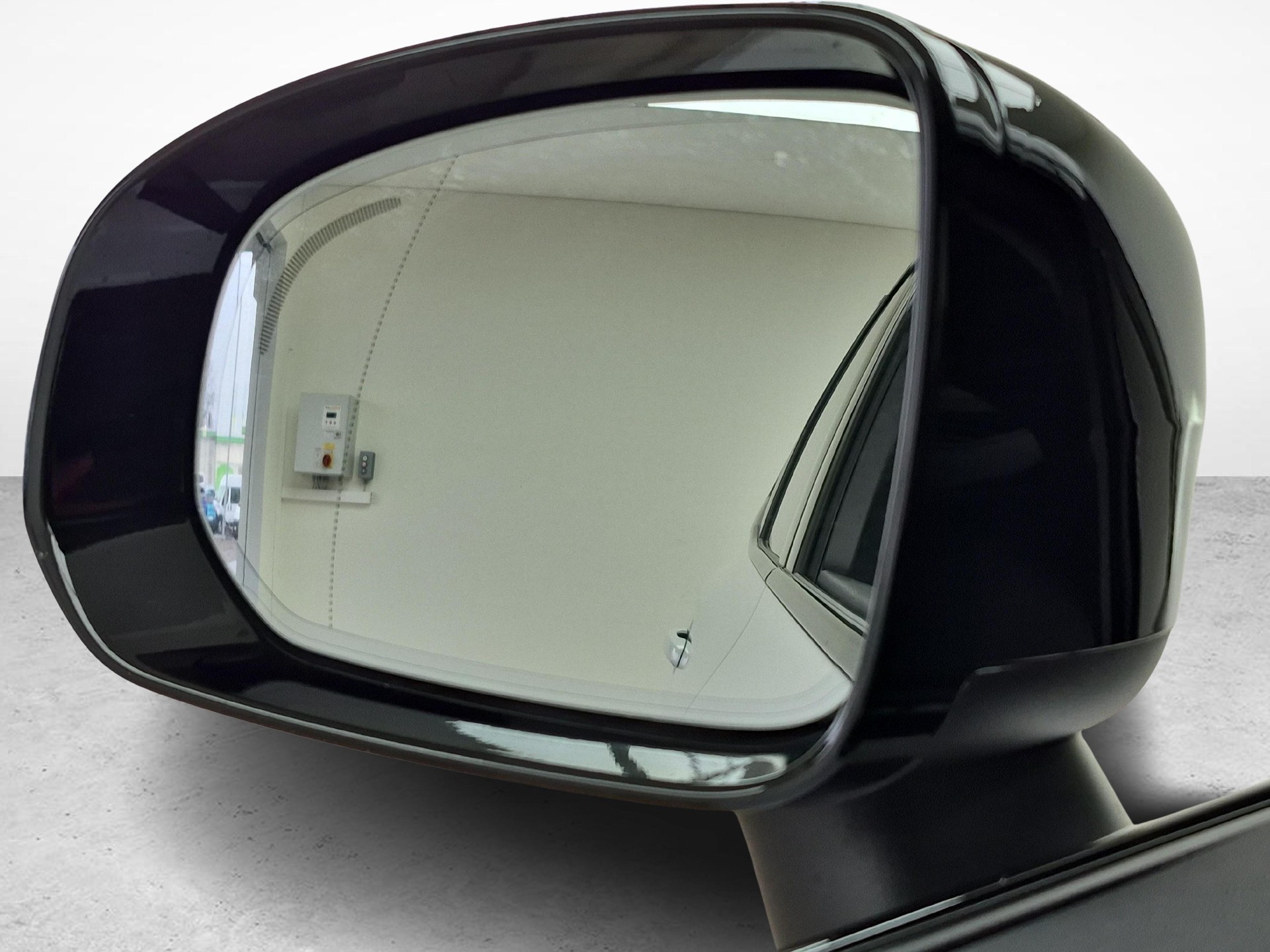 VOLVO XC60 2.0 T6 TE Plus Dark eAWD / Jetzt mit attraktivem 1.9% Leasing!-image-18