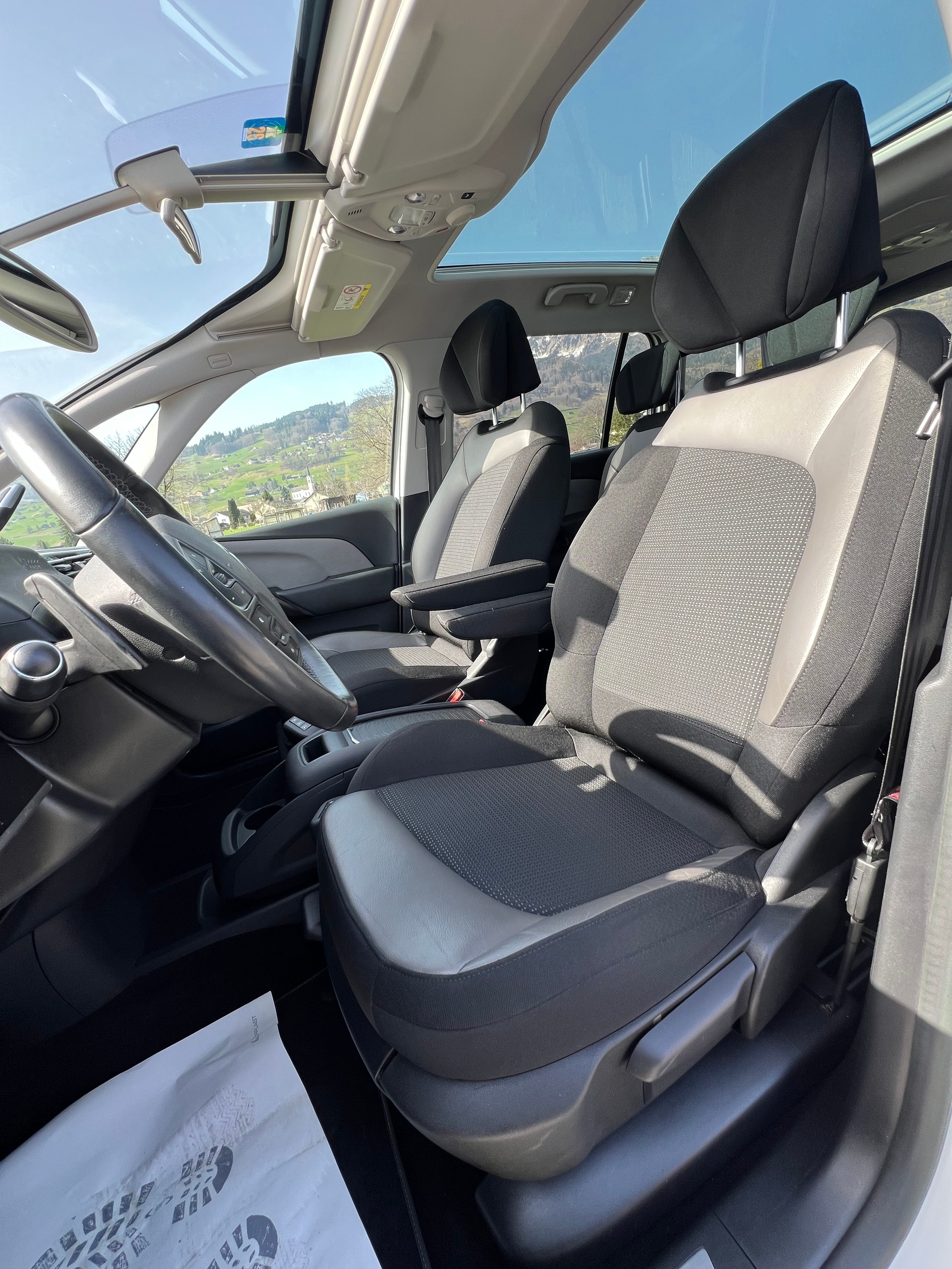 CITROEN Grand C4 Picasso 2.0 BlueHDi Exclusive Automatic 7-Plätze-image-9