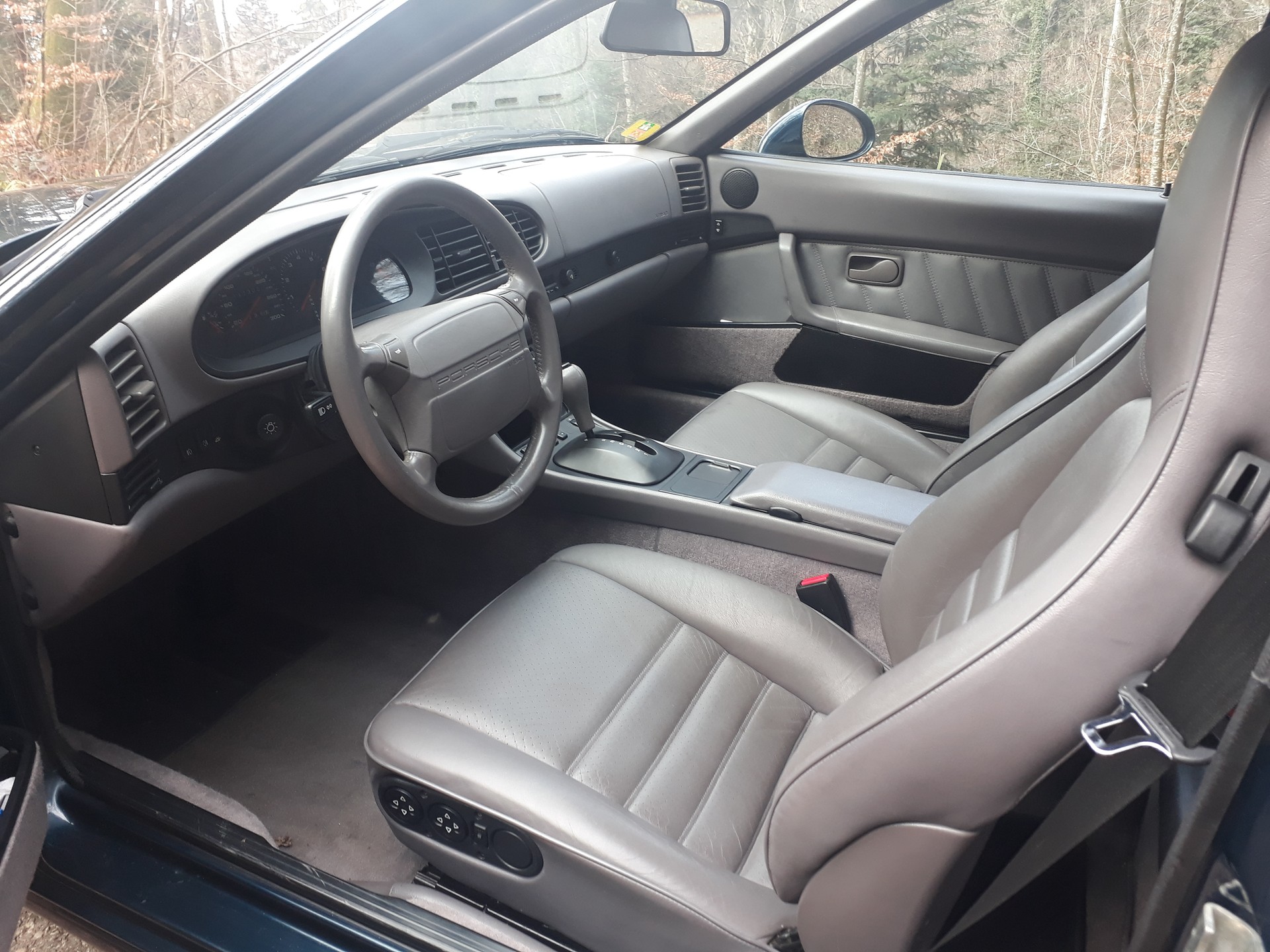 PORSCHE 968-image-10