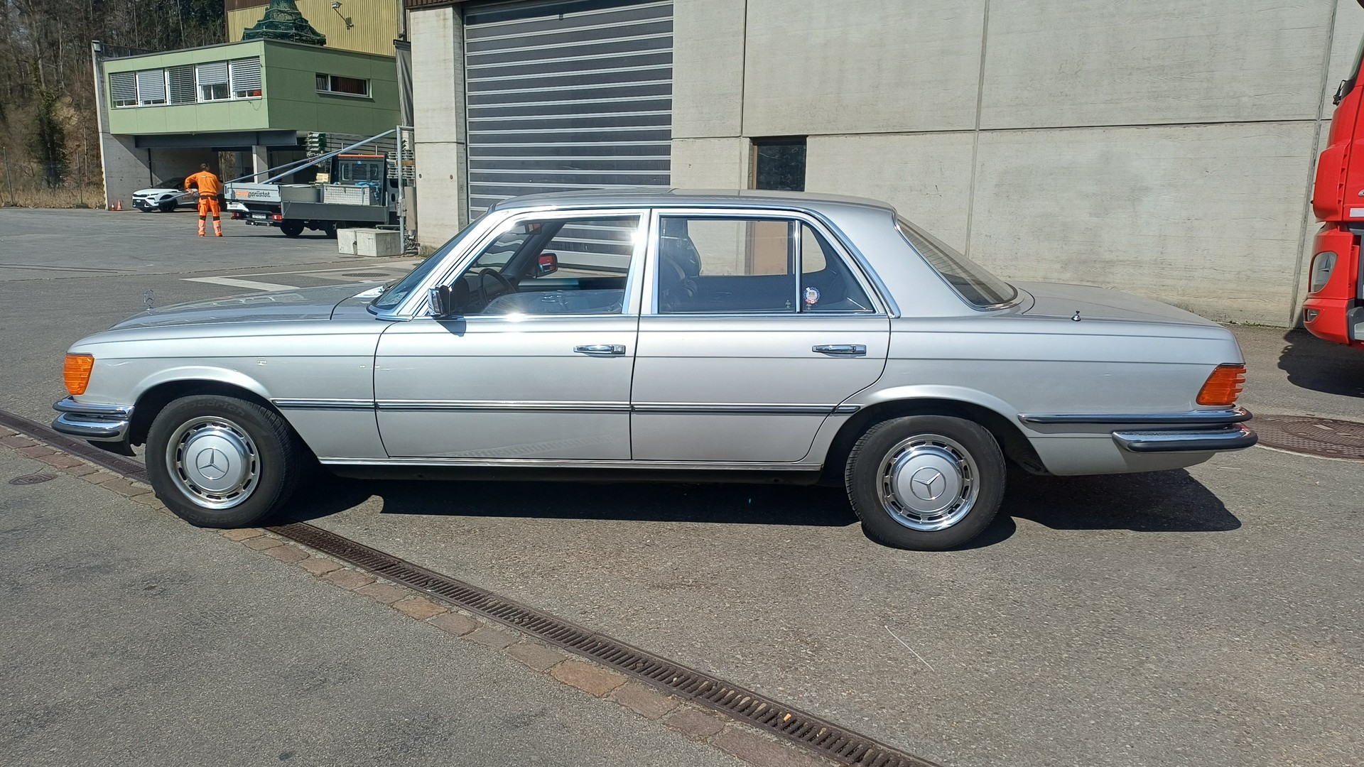 MERCEDES-BENZ 280 SE CH Auslieferung Leder Schiebedach zum aufbereiten-image-3