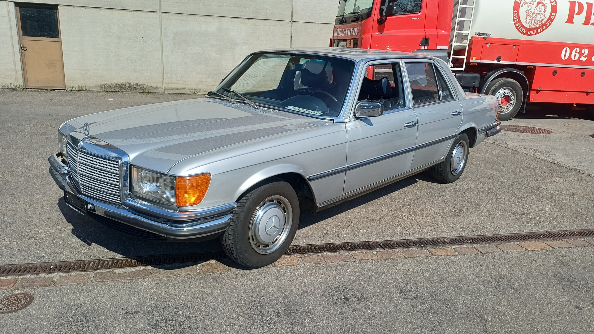 MERCEDES-BENZ 280 SE CH Auslieferung Leder Schiebedach zum aufbereiten