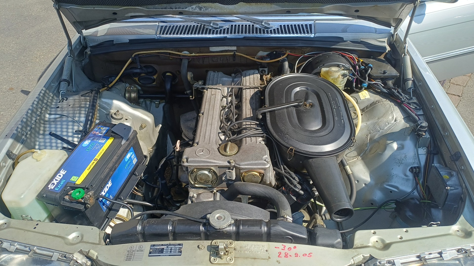 MERCEDES-BENZ 280 SE CH Auslieferung Leder Schiebedach zum aufbereiten-image-11