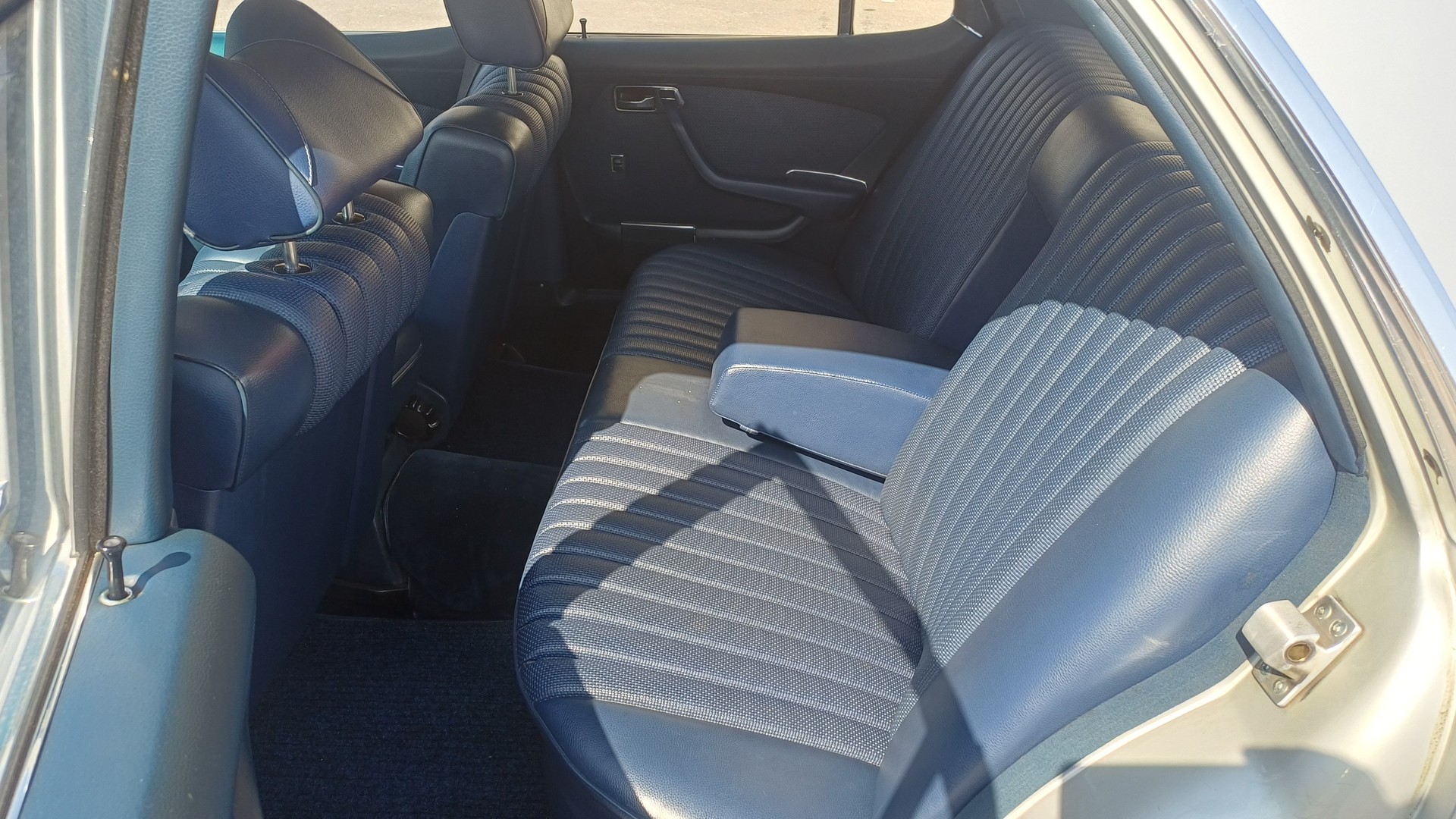 MERCEDES-BENZ 280 SE CH Auslieferung Leder Schiebedach zum aufbereiten-image-9