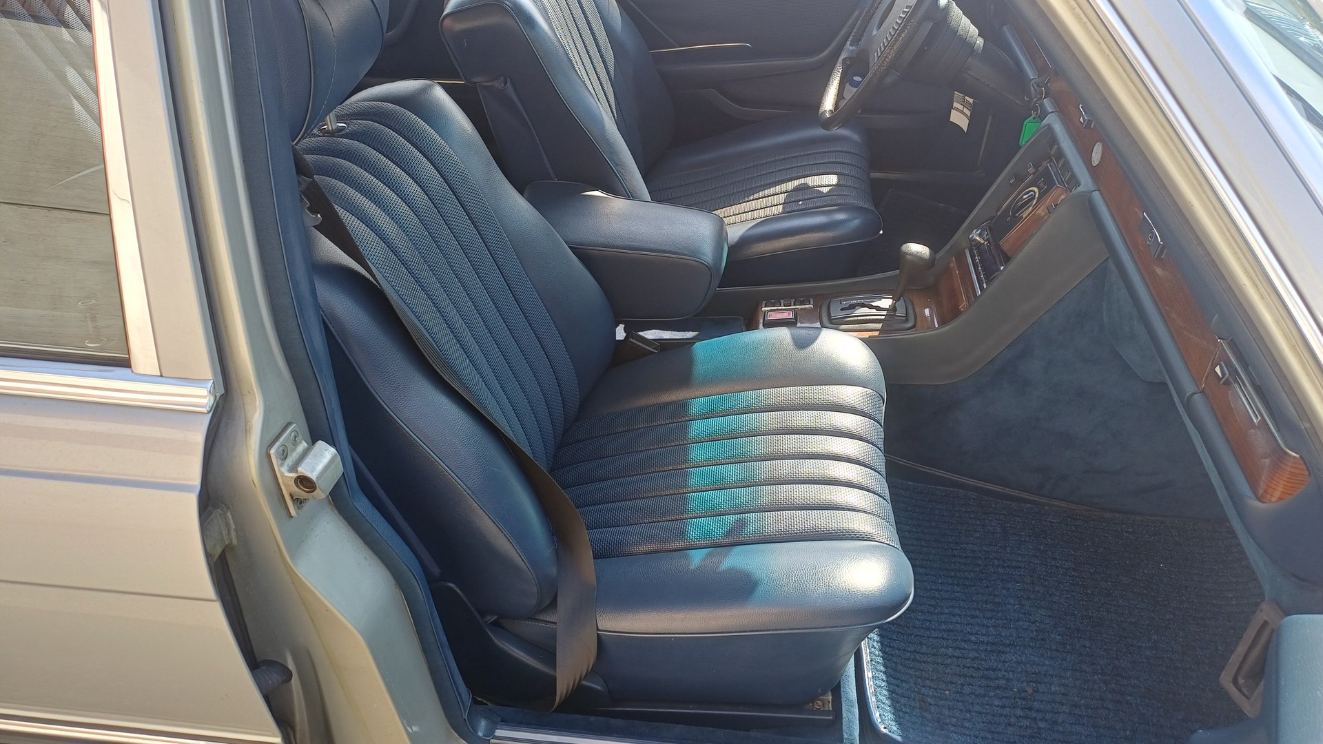 MERCEDES-BENZ 280 SE CH Auslieferung Leder Schiebedach zum aufbereiten-image-10