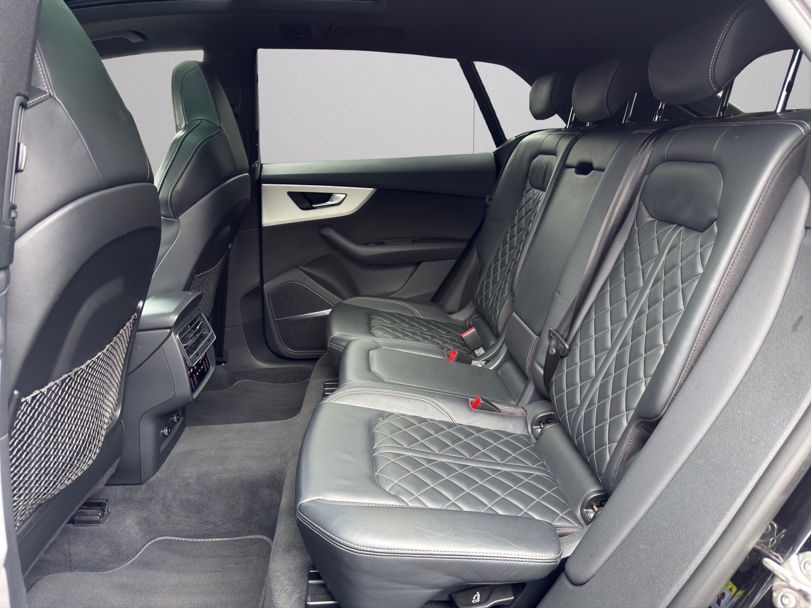 AUDI Q8 50 TDI Black Edition quattro tiptronic-image-9