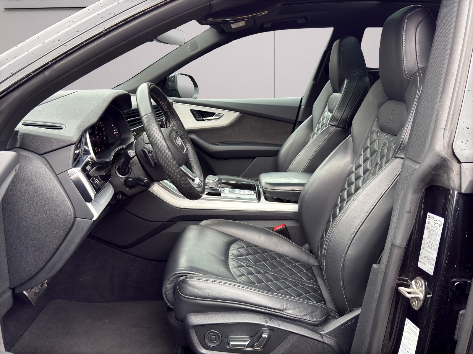 AUDI Q8 50 TDI Black Edition quattro tiptronic-image-8