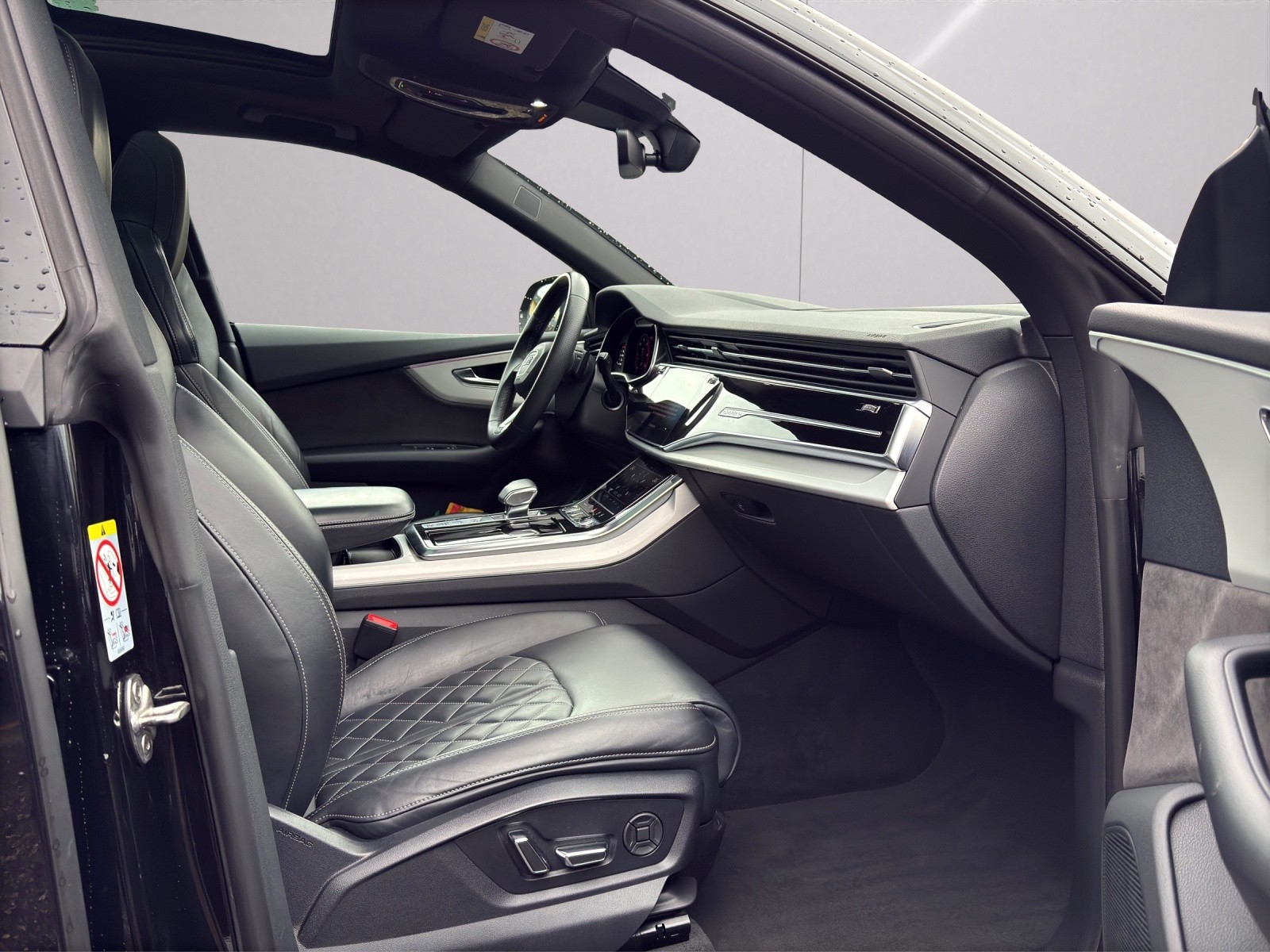 AUDI Q8 50 TDI Black Edition quattro tiptronic-image-10