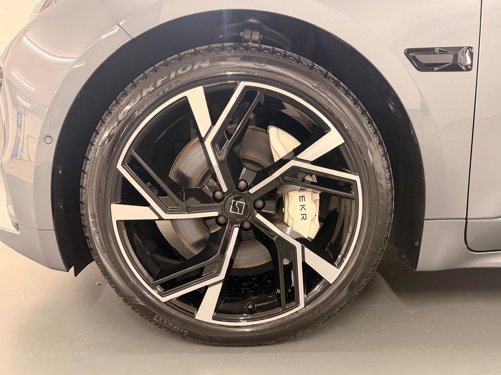 ZEEKR 001 Performance AWD-showroom-element-3