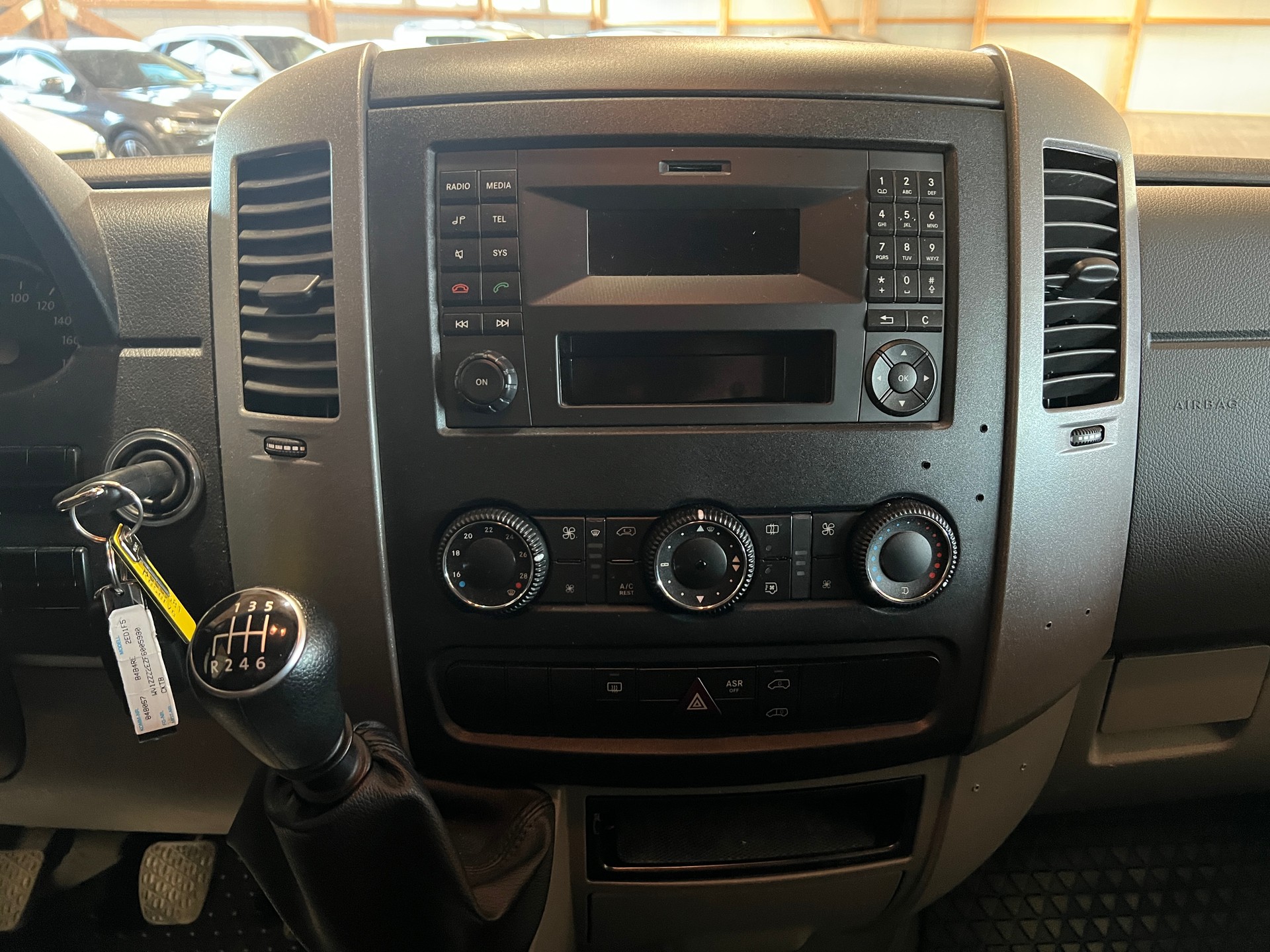 VW Crafter 35 2.0 TDI CR Entry-image-12