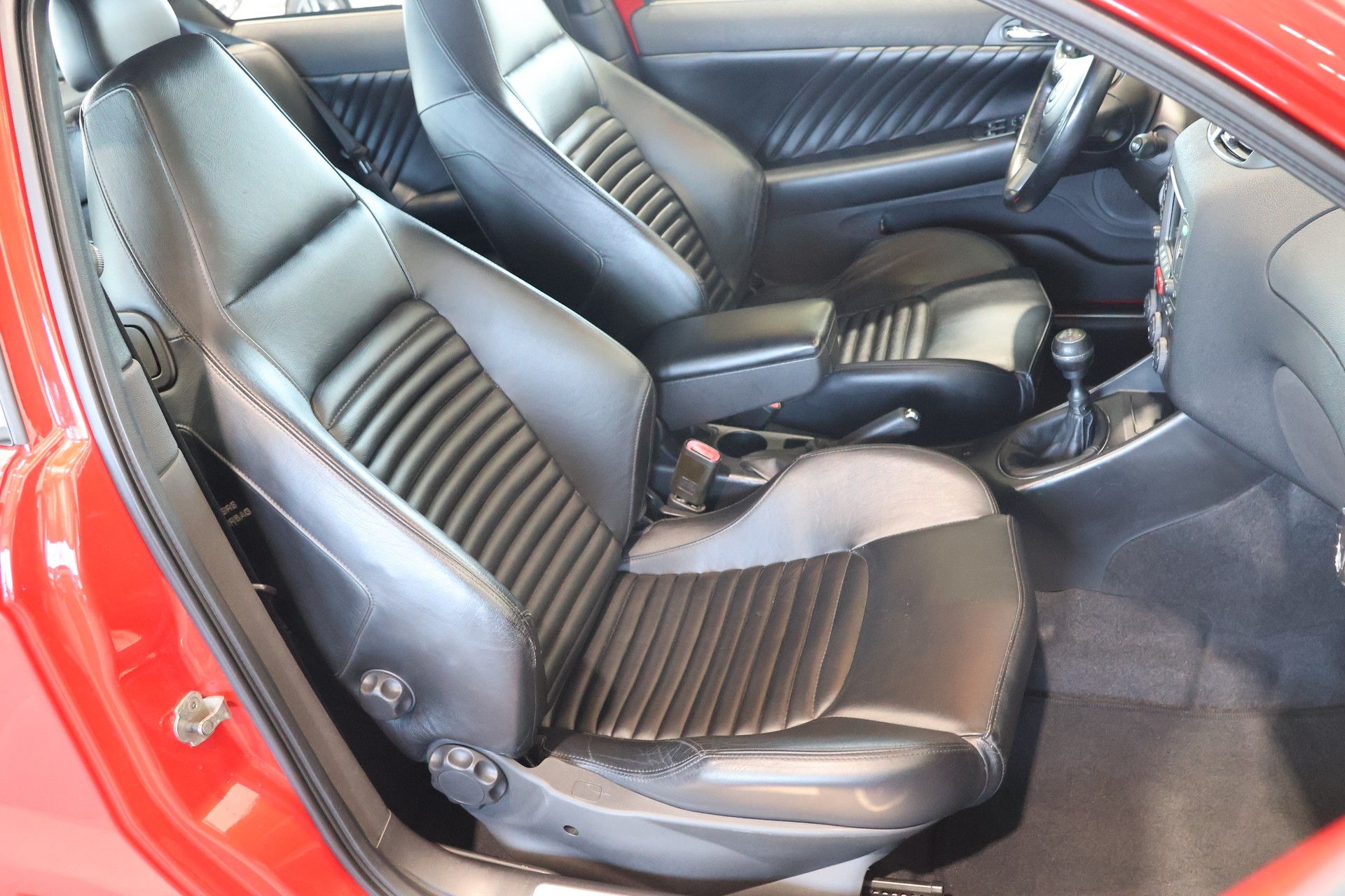 ALFA ROMEO 147 3.2 GTA-image-13