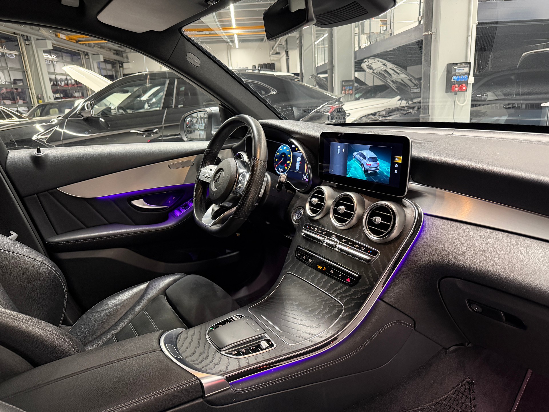 MERCEDES-BENZ GLC 220 d AMG Line 4m *CH-Auto*Frisch ab Service und MFK*-image-17