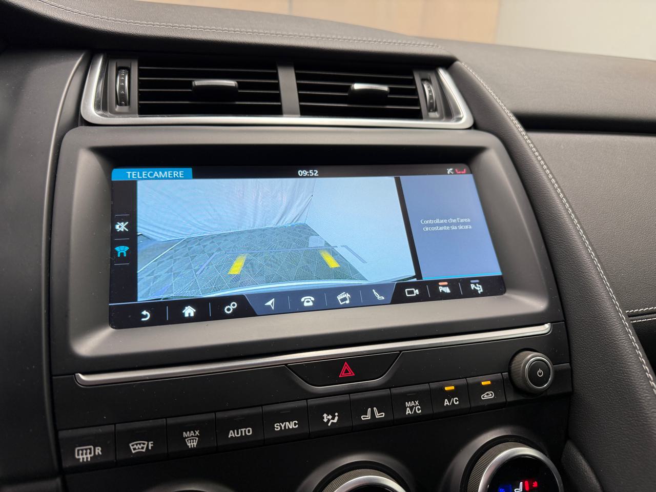 JAGUAR E-Pace 2.0 P250 R-Dynamic AWD HSE-image-9