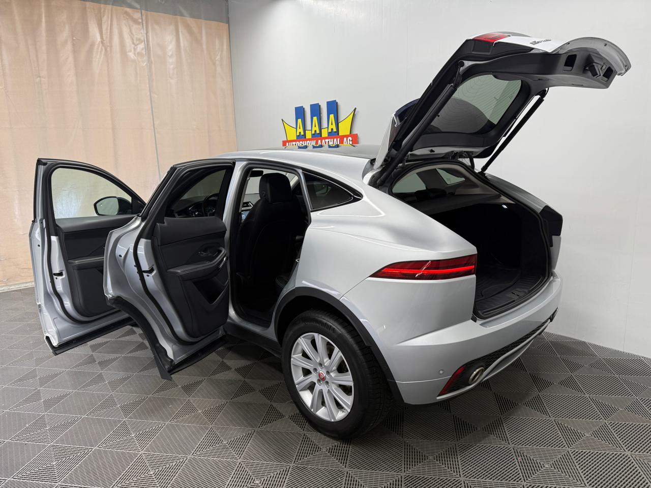 JAGUAR E-Pace 2.0 P250 R-Dynamic AWD HSE-image-14