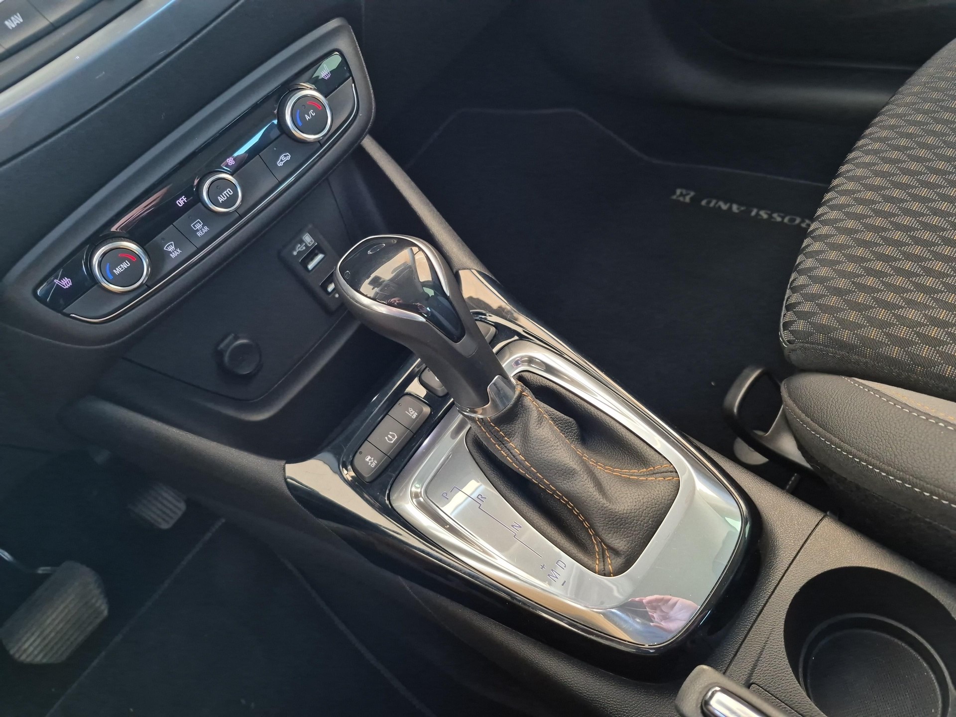 OPEL Crossland X 1.2 T 130 Ultimate S/S / Jetzt mit attraktivem 1.9% Leasing!-image-15