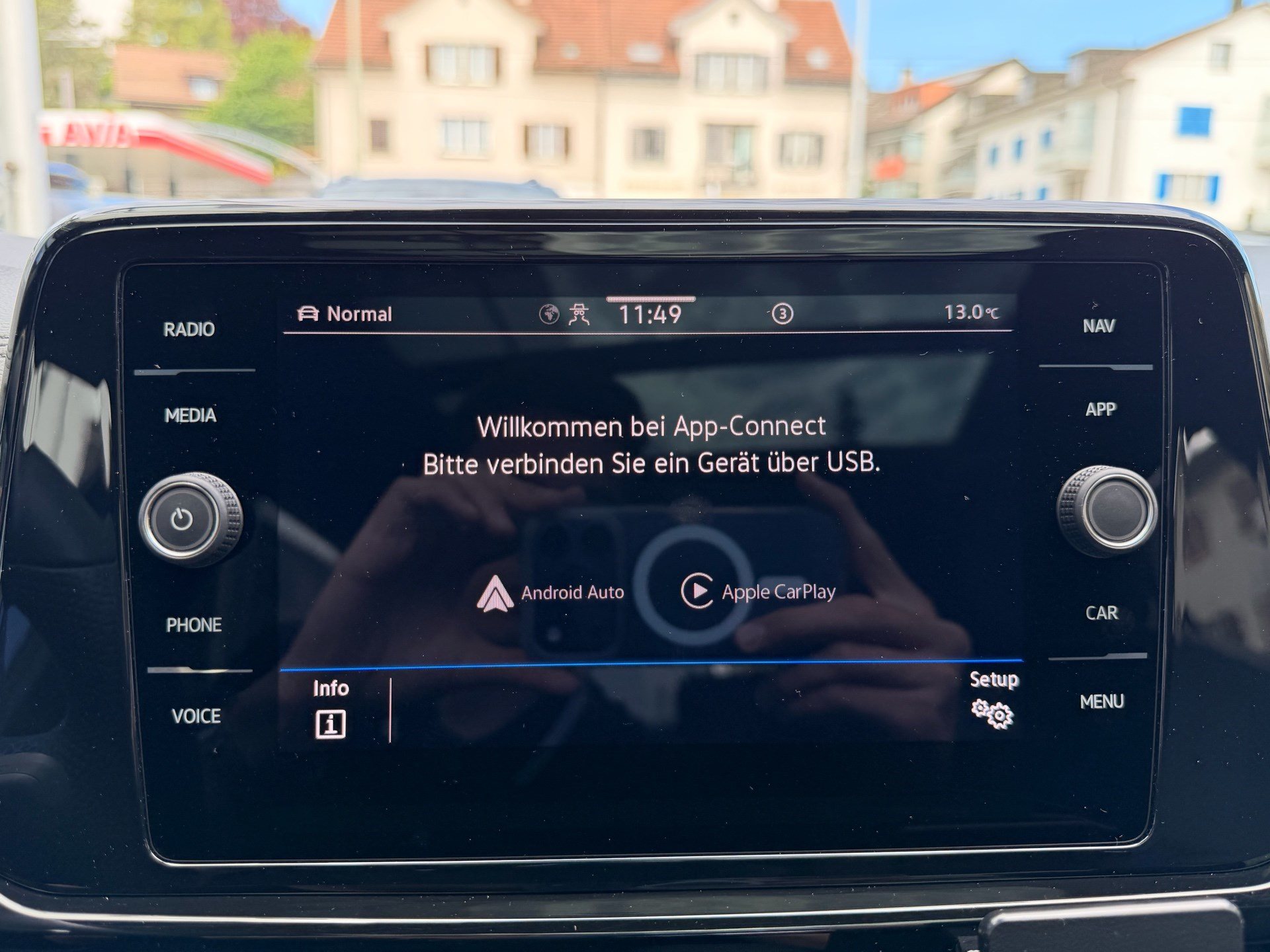 VW T-Roc R 4MOTION BLACK STYLE *** PANORAMAGLASDACH & VIELES MEHR ***-image-19