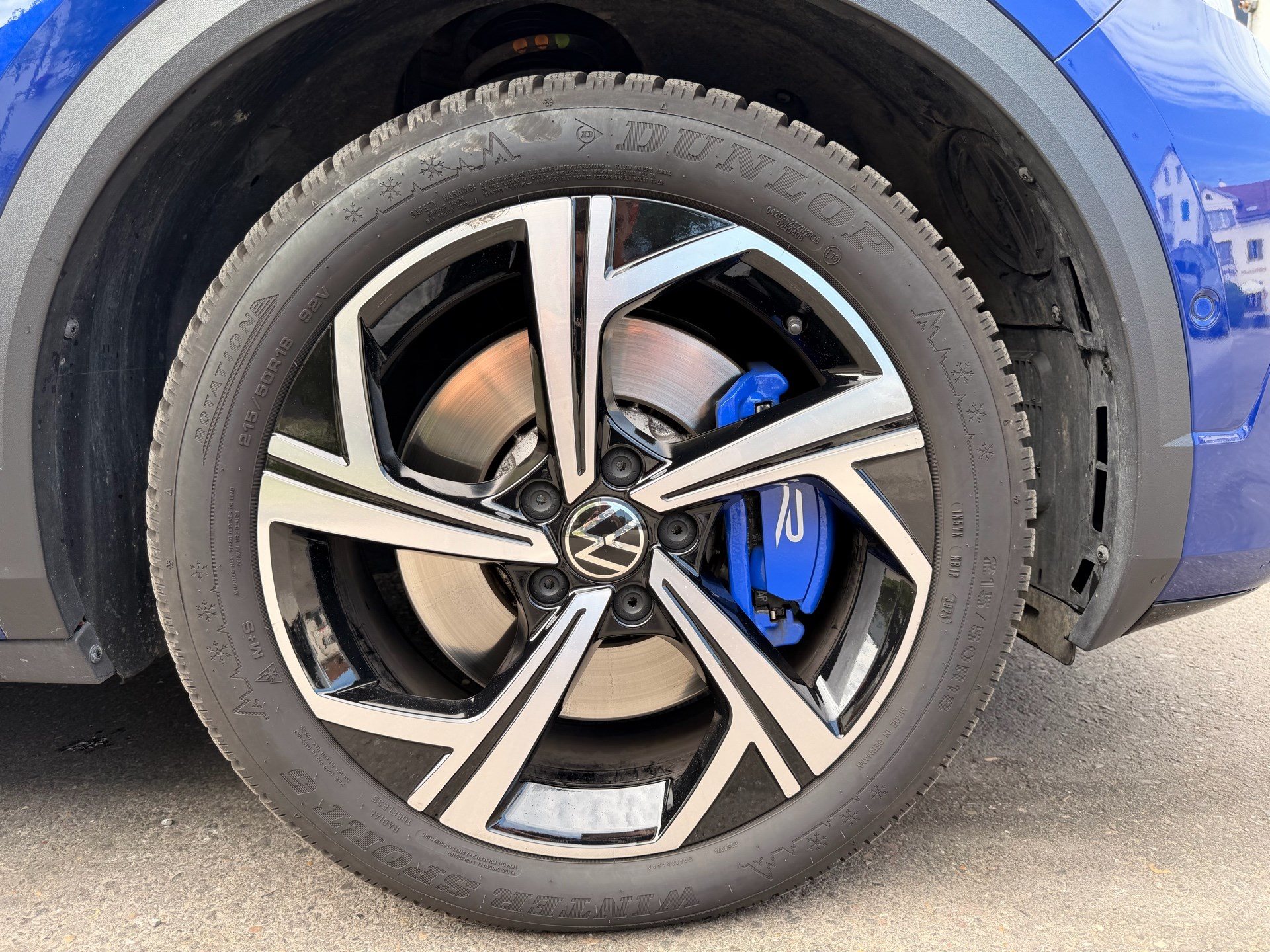 VW T-Roc R 4MOTION BLACK STYLE *** PANORAMAGLASDACH & VIELES MEHR ***-image-6