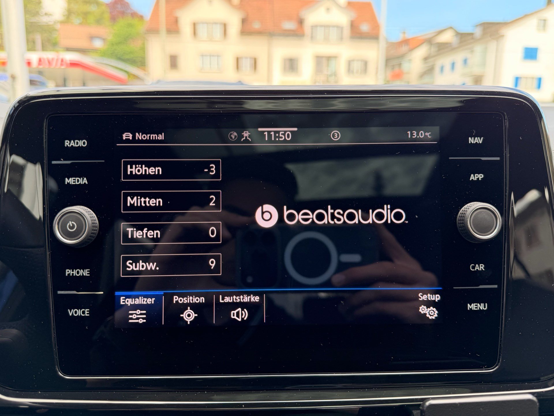 VW T-Roc R 4MOTION BLACK STYLE *** PANORAMAGLASDACH & VIELES MEHR ***-image-21